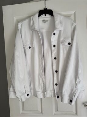 Cold water Creek White Denim Jacket with Black Buttons